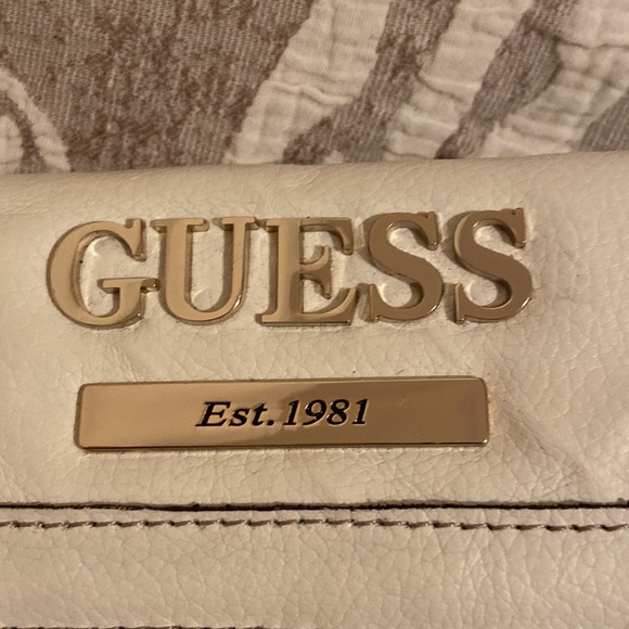 Guess white wallet new with box with tags - Picture 9 of 9